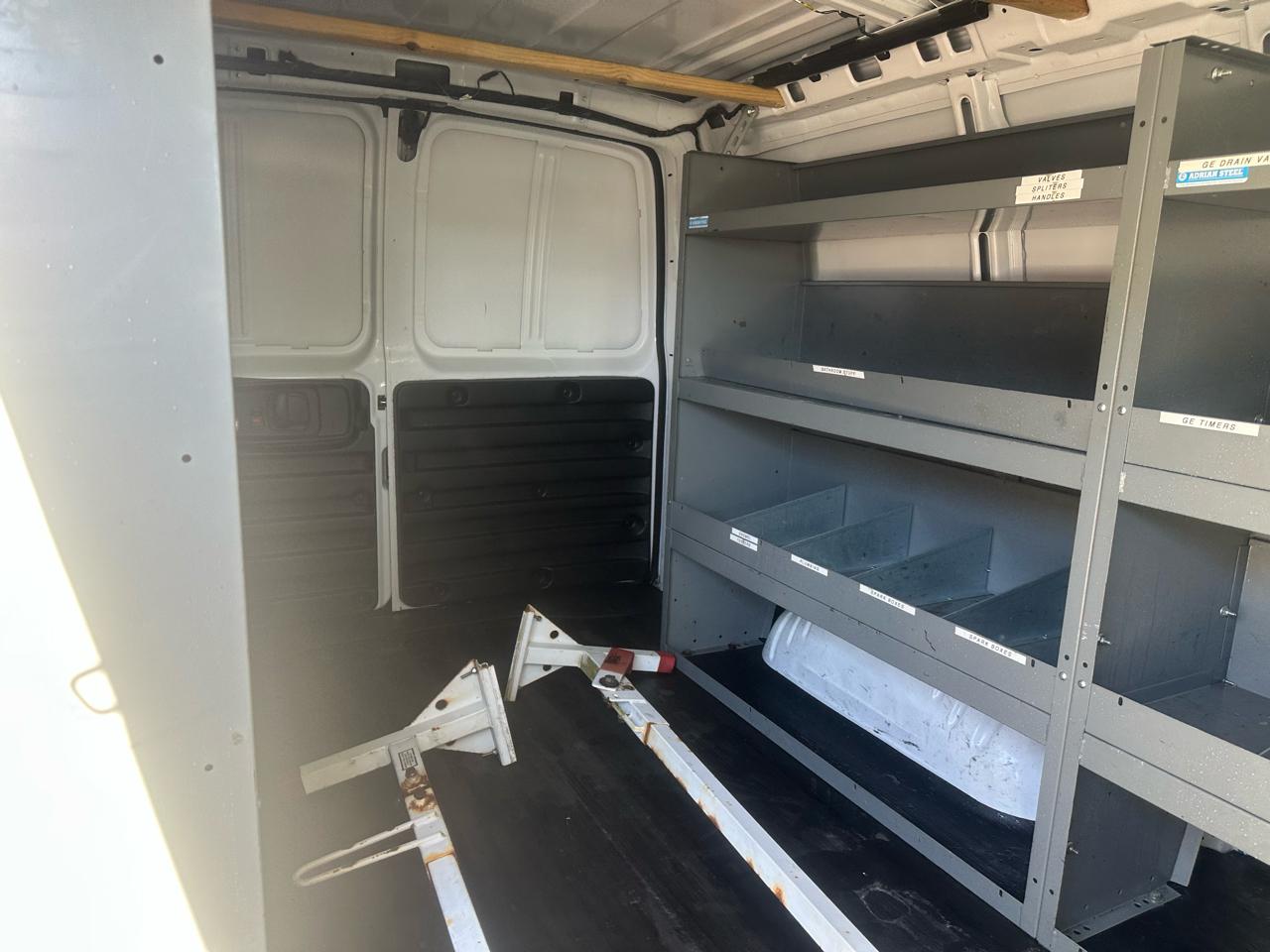 Chevrolet Express Cargo Van RWD 1500 135" 2011