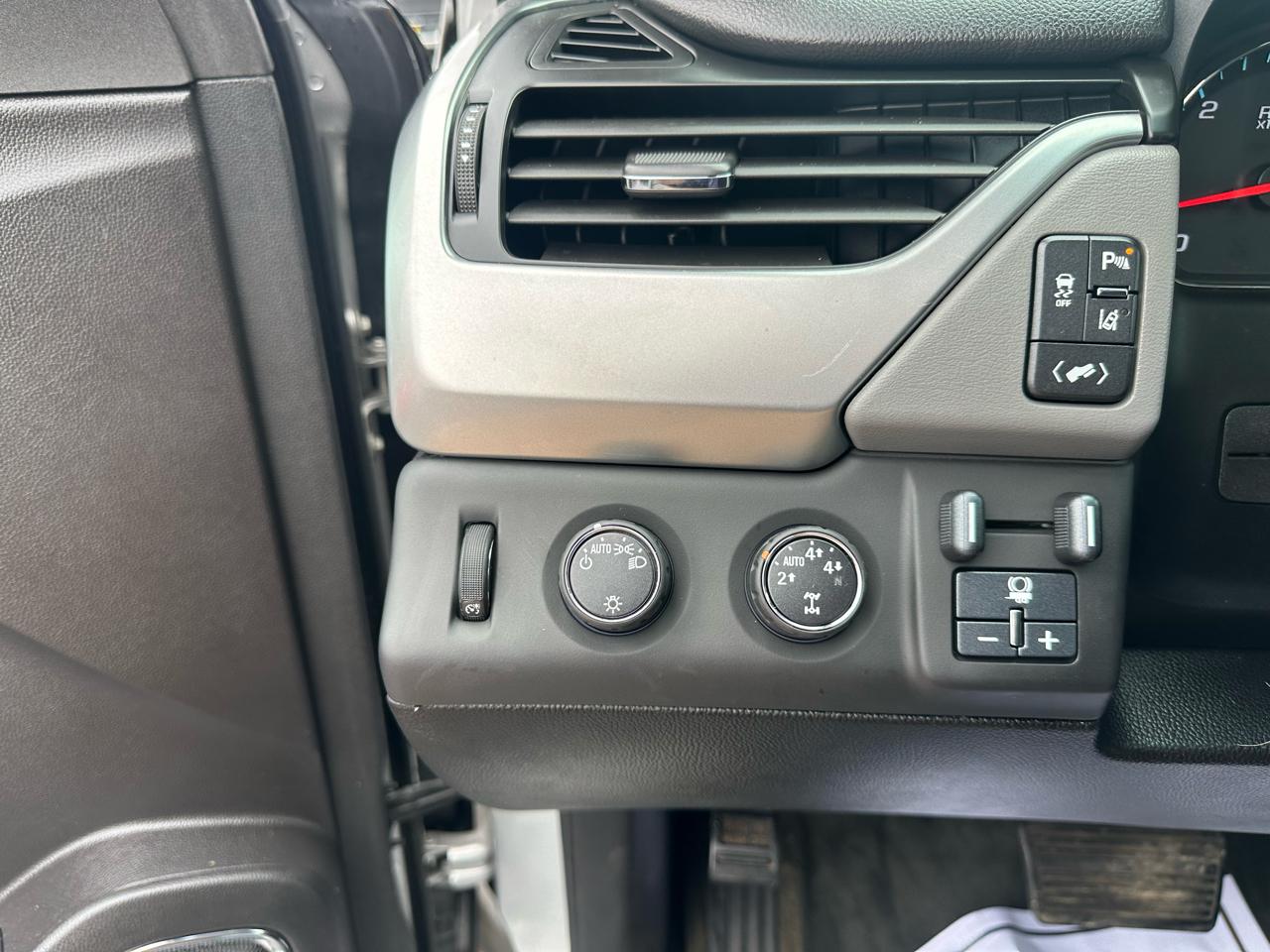 Chevrolet Tahoe 4WD 4dr LT 2015