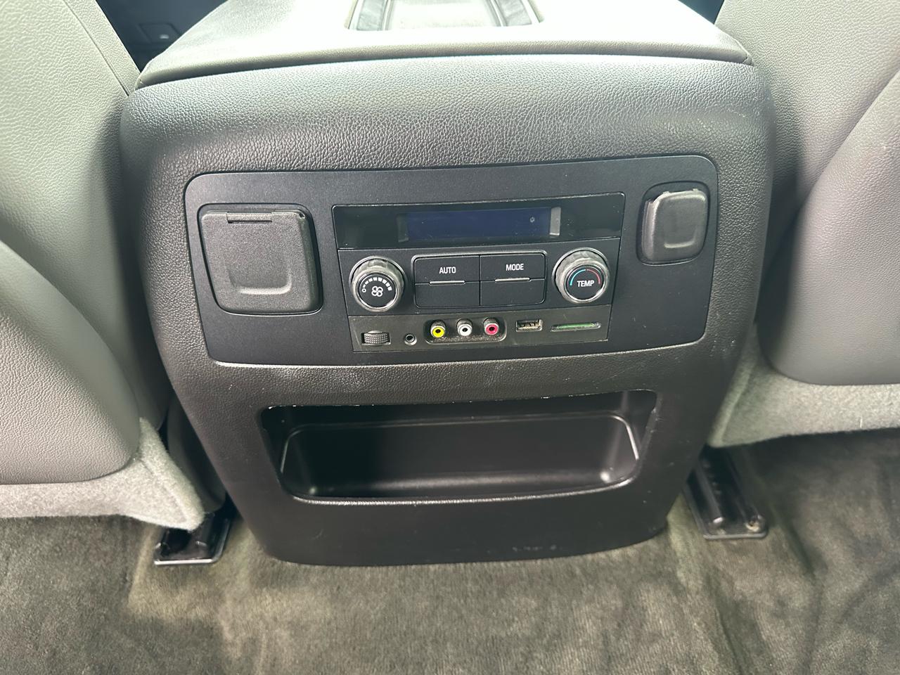 Chevrolet Tahoe 4WD 4dr LT 2015