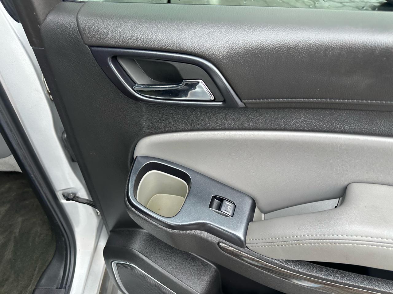 Chevrolet Tahoe 4WD 4dr LT 2015