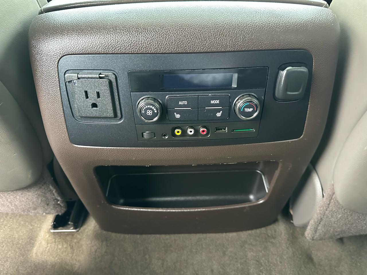 GMC Yukon XL 4WD 4dr Denali 2016