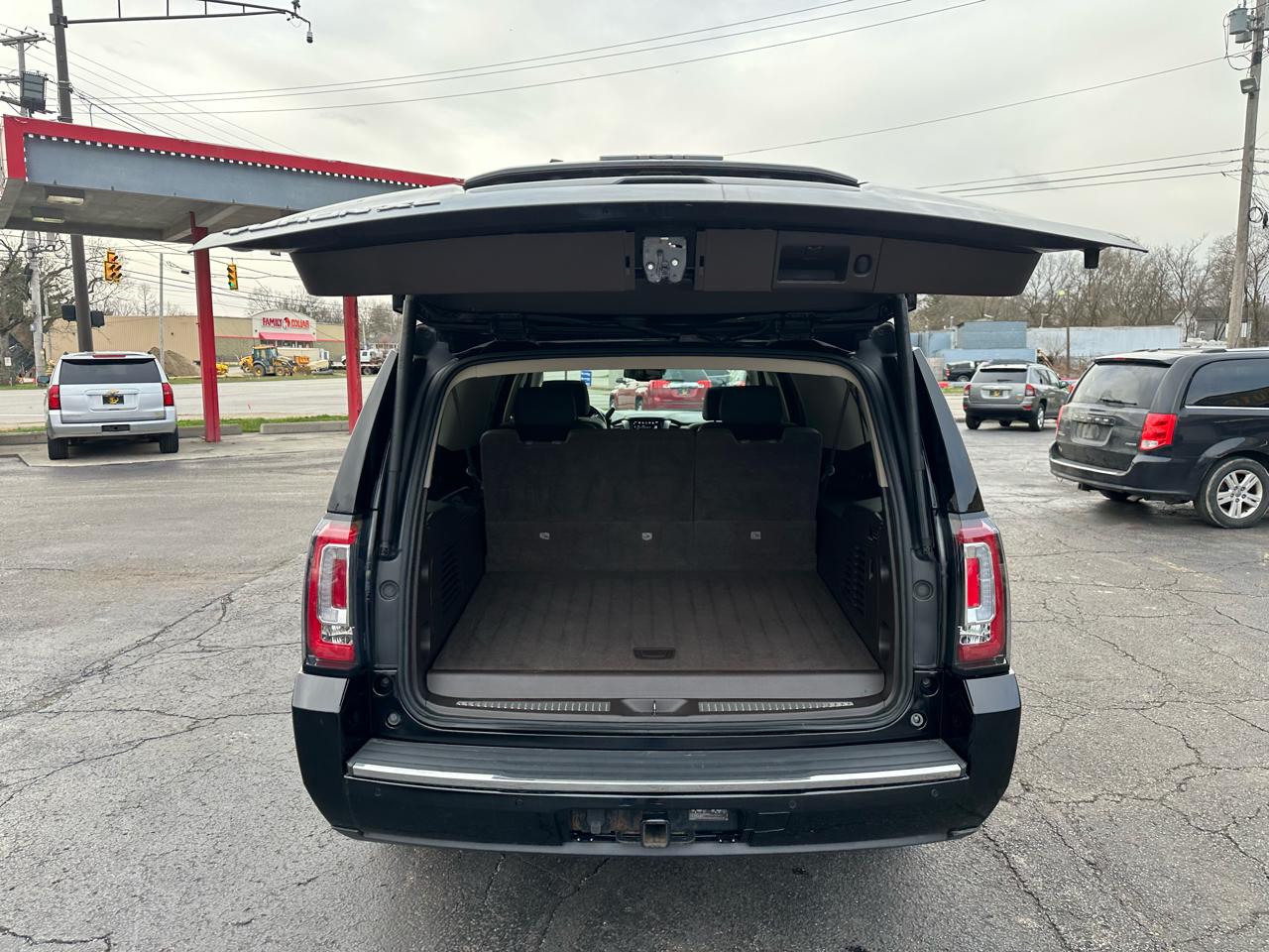 GMC Yukon XL 4WD 4dr Denali 2016