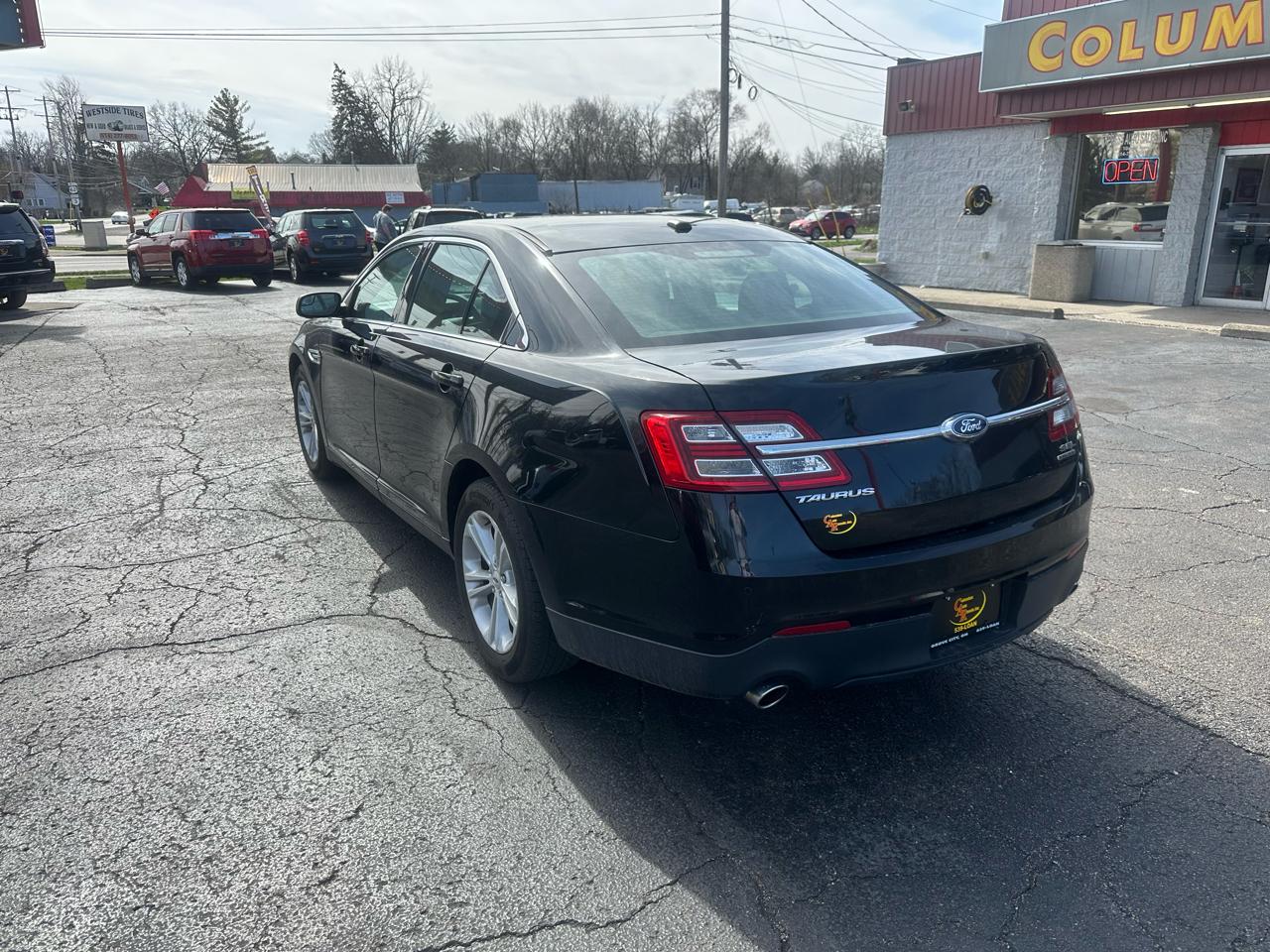 Ford Taurus SEL FWD 2018