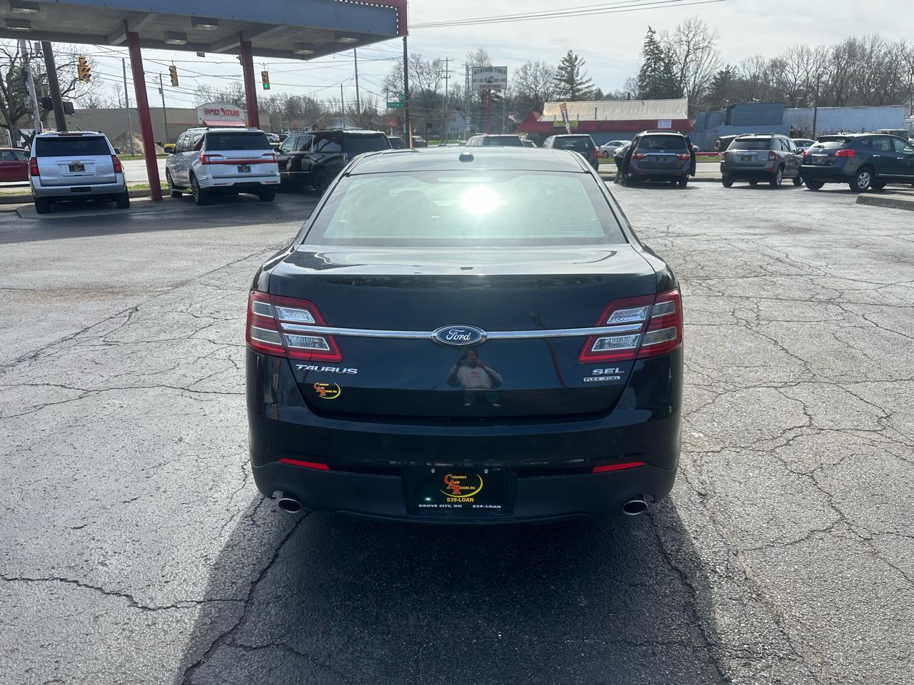 Ford Taurus SEL FWD 2018