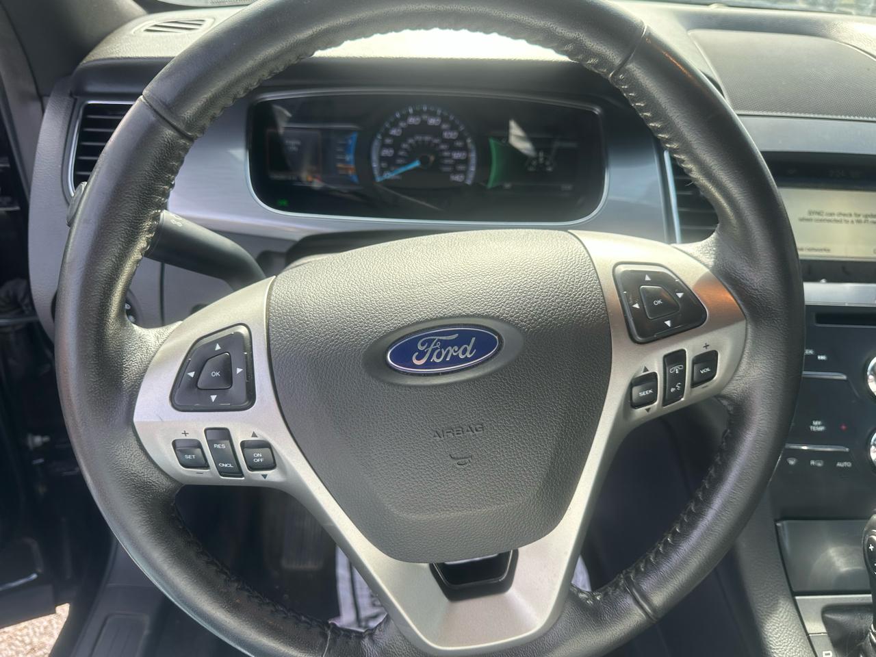 Ford Taurus SEL FWD 2018