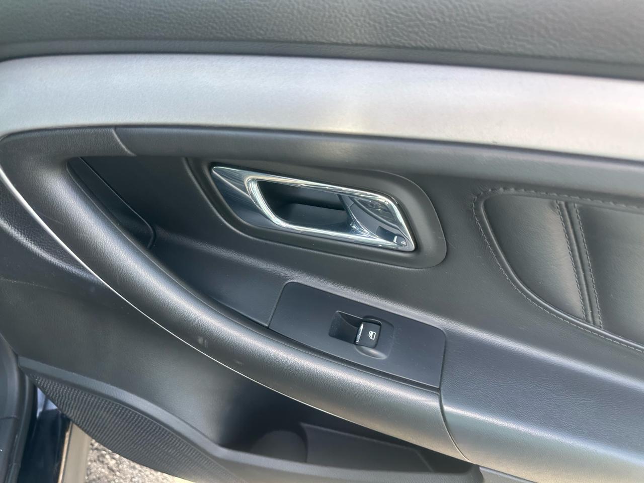 Ford Taurus SEL FWD 2018