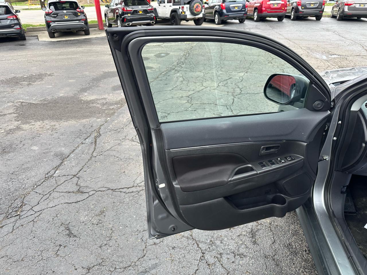 Mitsubishi Outlander Sport 2WD 4dr Man ES 2014