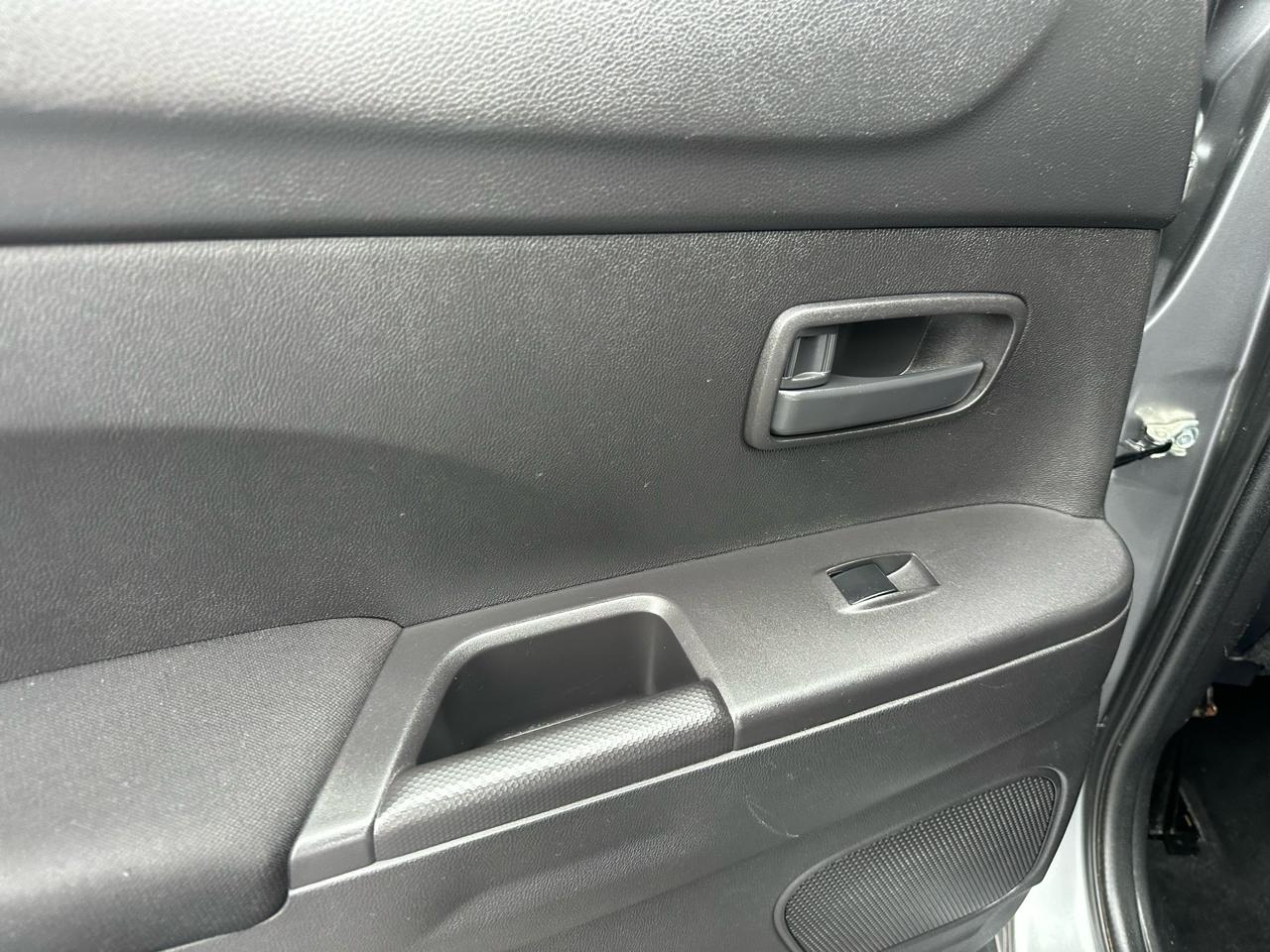 Mitsubishi Outlander Sport 2WD 4dr Man ES 2014