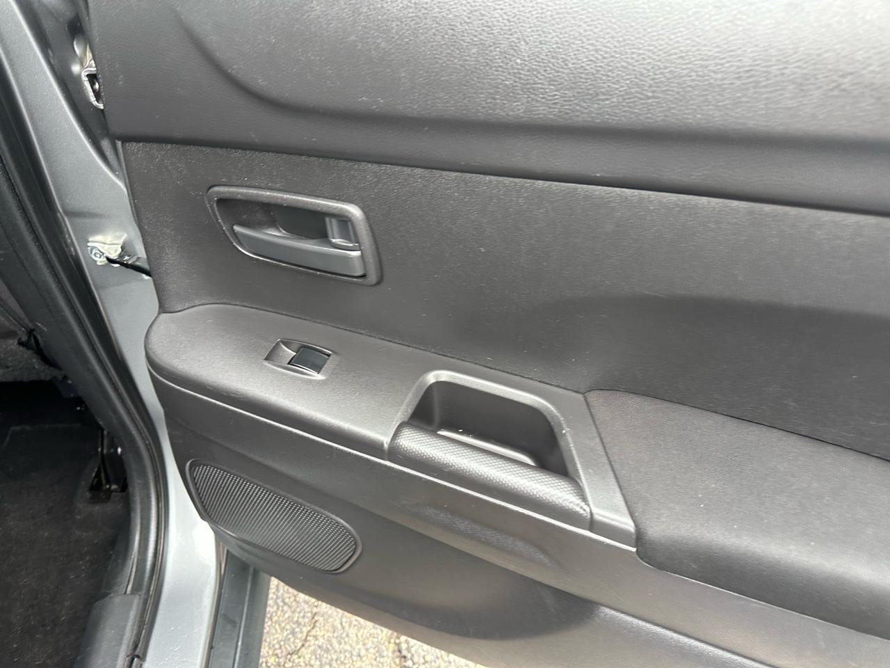 Mitsubishi Outlander Sport 2WD 4dr Man ES 2014