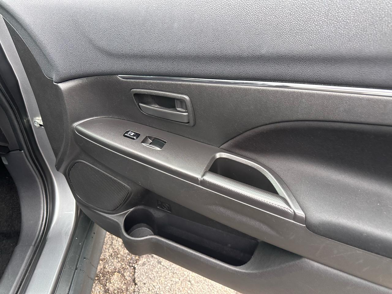 Mitsubishi Outlander Sport 2WD 4dr Man ES 2014