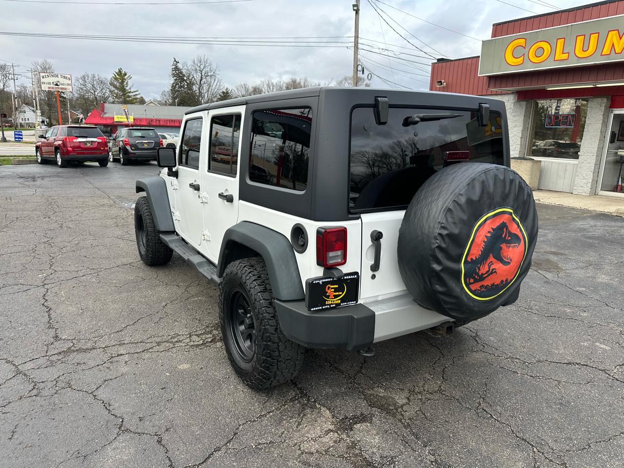 Jeep Wrangler Unlimited 4WD 4dr Sahara 2013