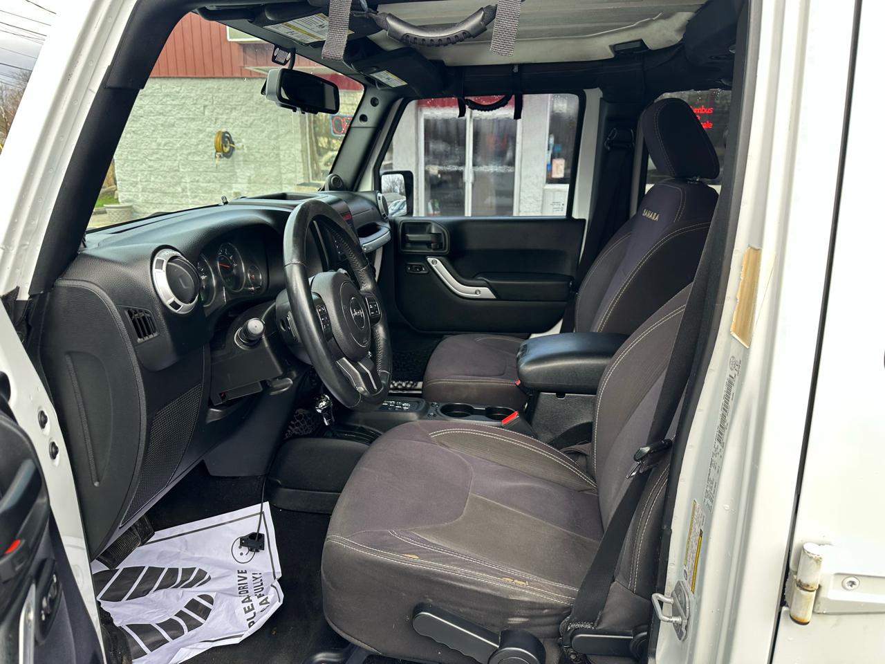 Jeep Wrangler Unlimited 4WD 4dr Sahara 2013