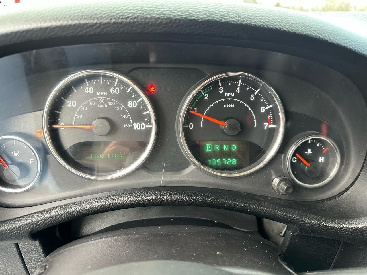 Jeep Wrangler Unlimited 4WD 4dr Sahara 2013