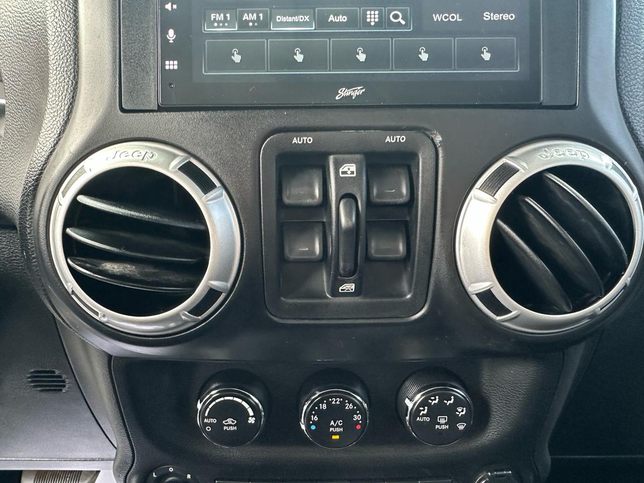 Jeep Wrangler Unlimited 4WD 4dr Sahara 2013