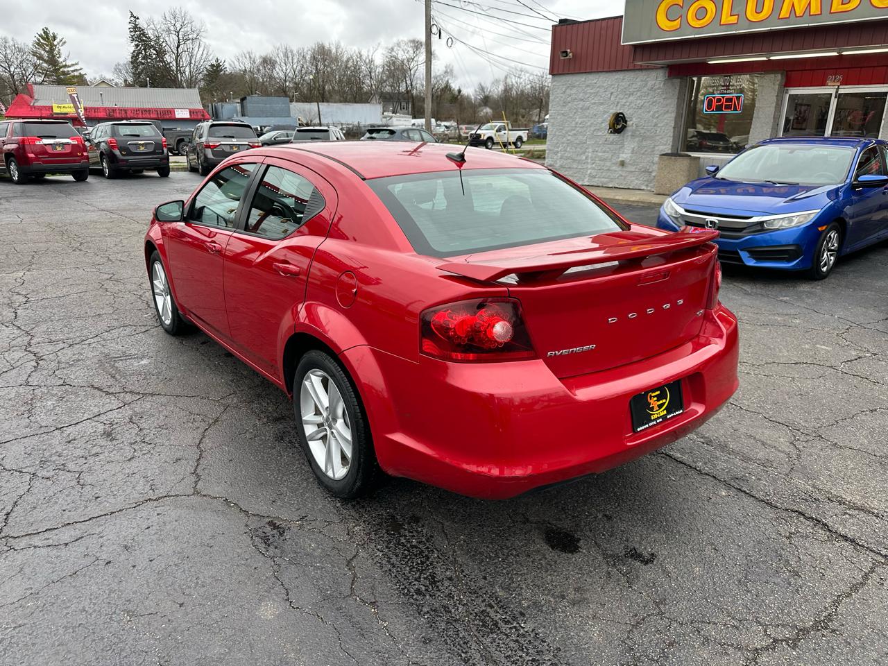 Dodge Avenger 4dr Sdn SXT 2013