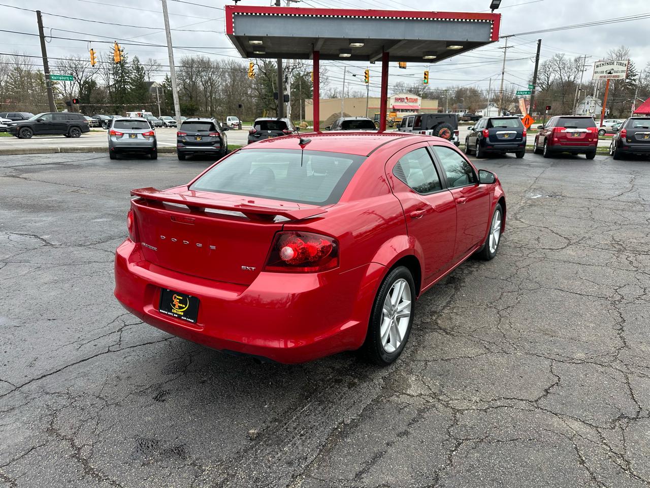 Dodge Avenger 4dr Sdn SXT 2013