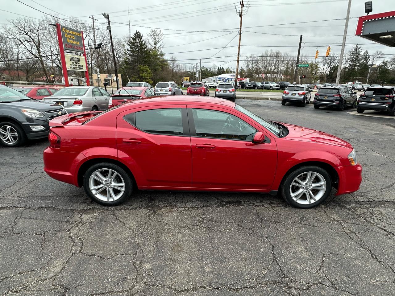 Dodge Avenger 4dr Sdn SXT 2013