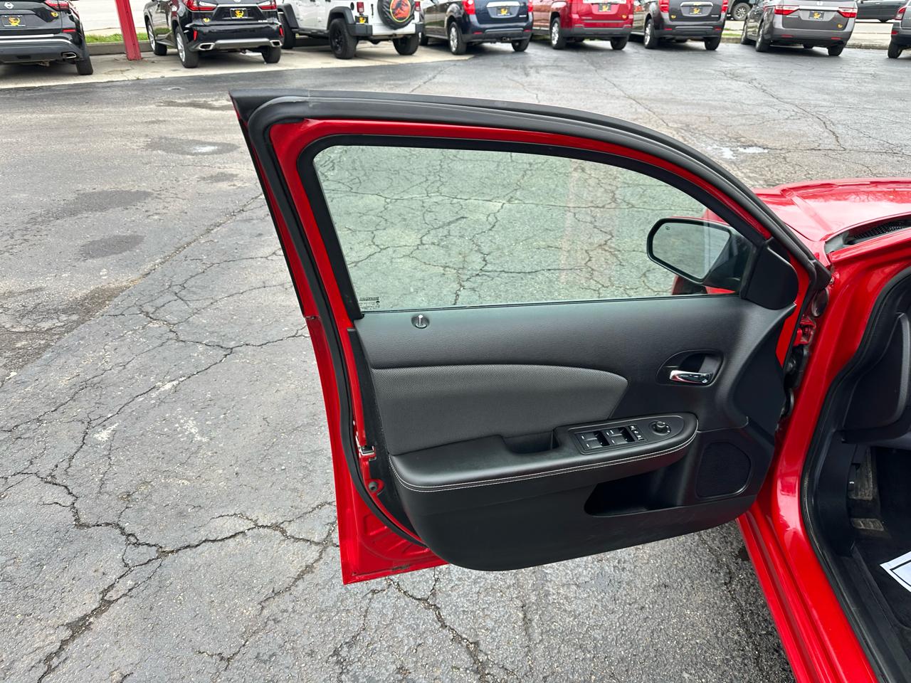 Dodge Avenger 4dr Sdn SXT 2013