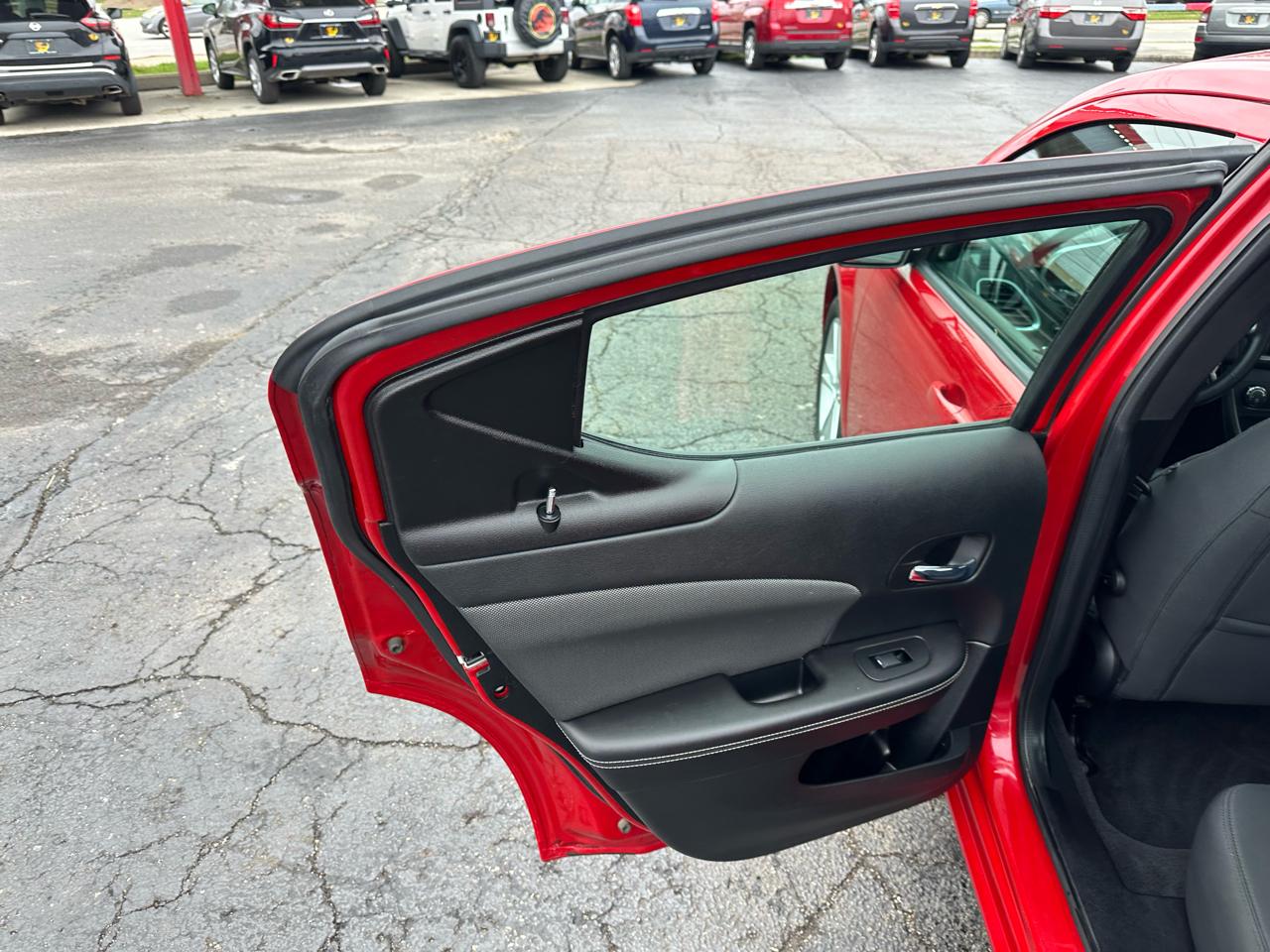 Dodge Avenger 4dr Sdn SXT 2013