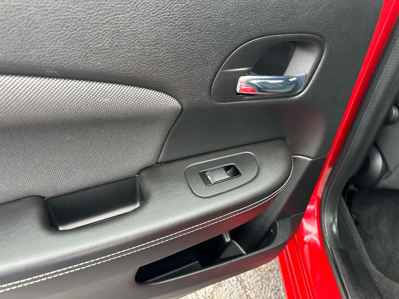 Dodge Avenger 4dr Sdn SXT 2013