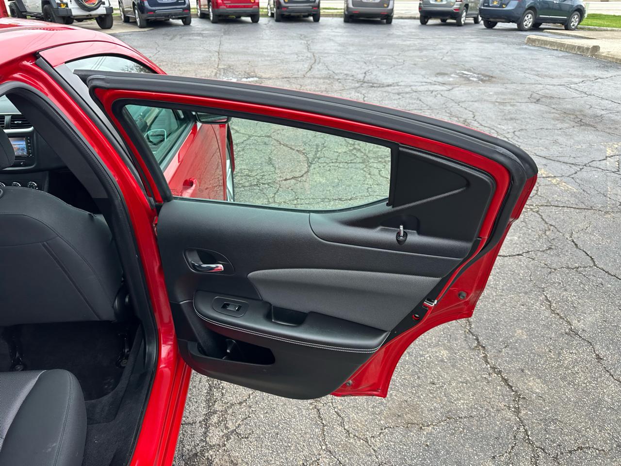 Dodge Avenger 4dr Sdn SXT 2013