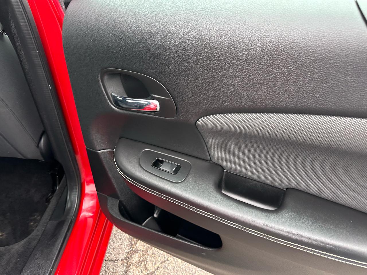 Dodge Avenger 4dr Sdn SXT 2013