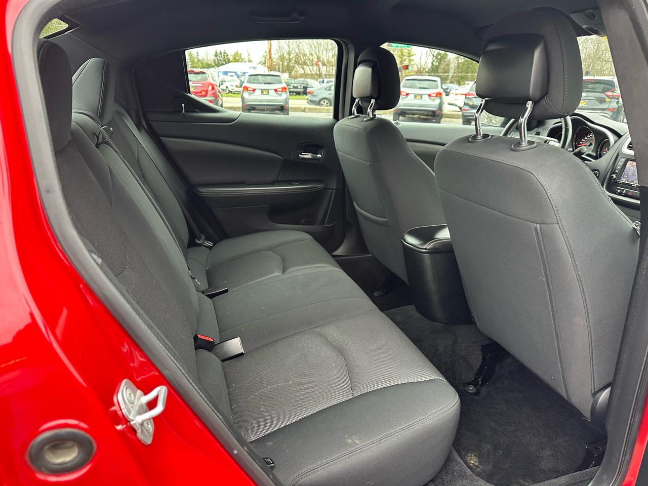 Dodge Avenger 4dr Sdn SXT 2013