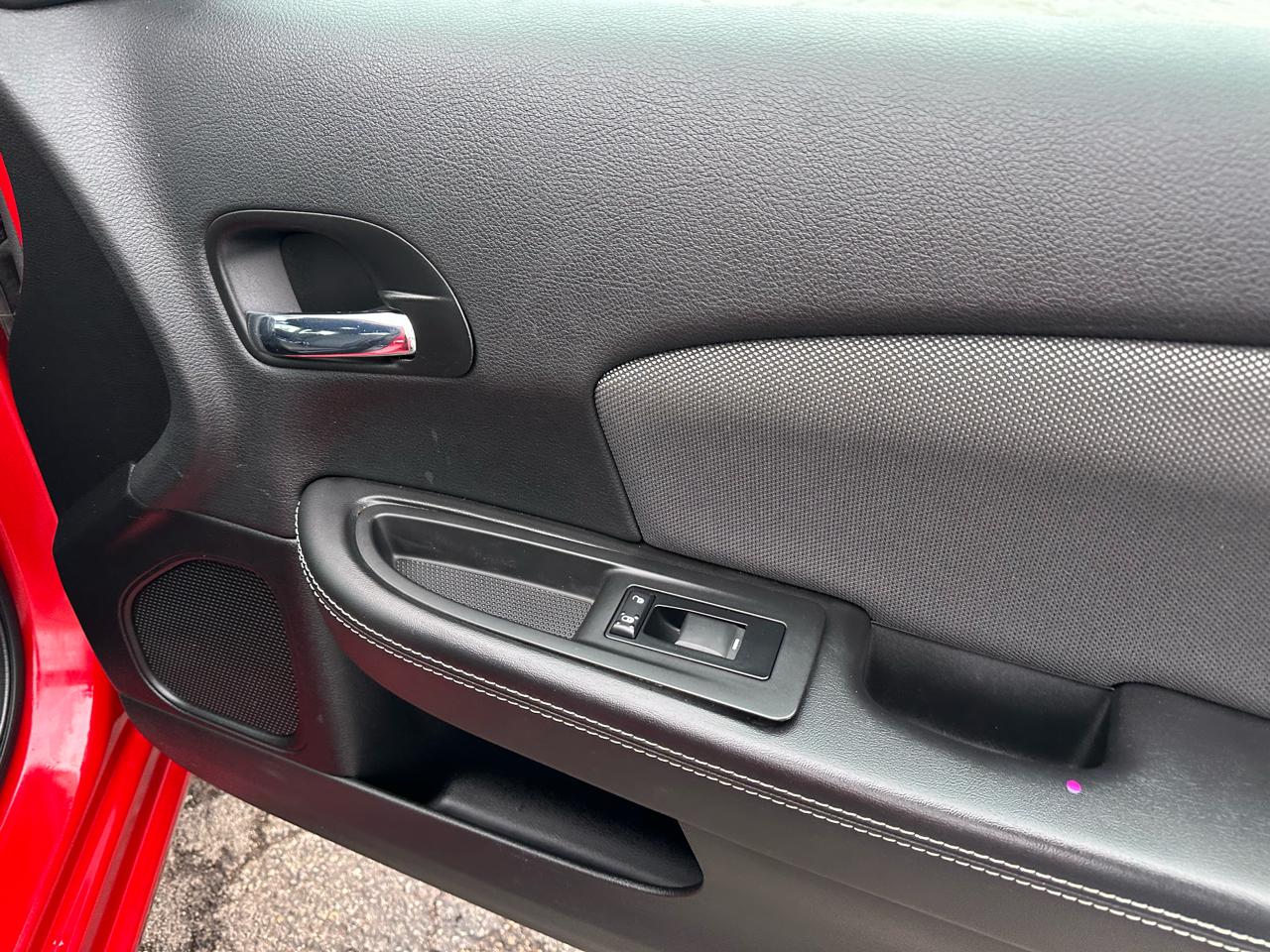 Dodge Avenger 4dr Sdn SXT 2013