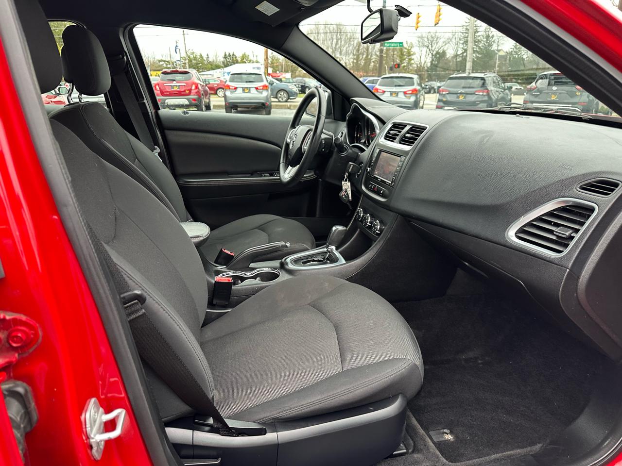 Dodge Avenger 4dr Sdn SXT 2013