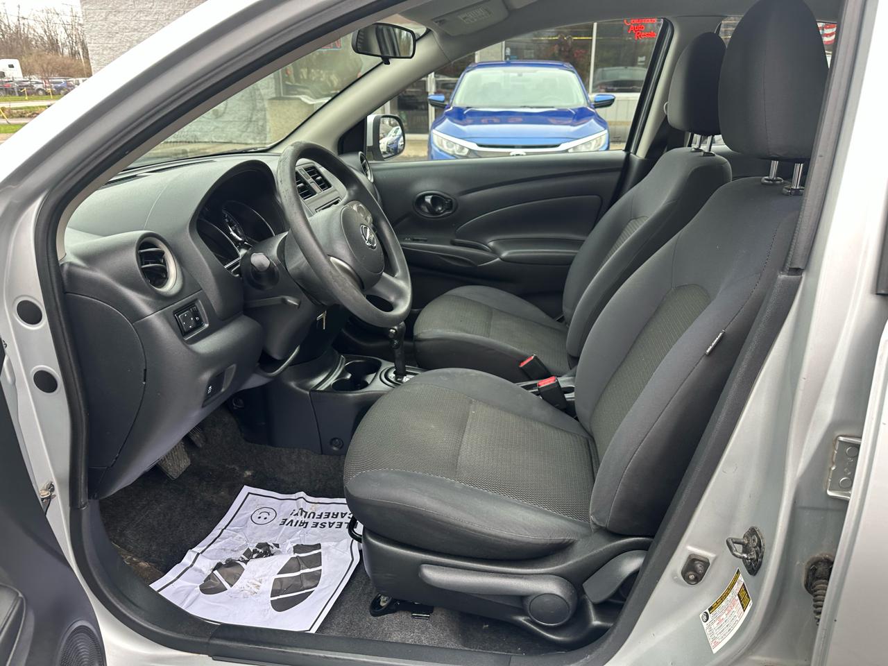 Nissan Versa 4dr Sdn CVT 1.6 SV 2012