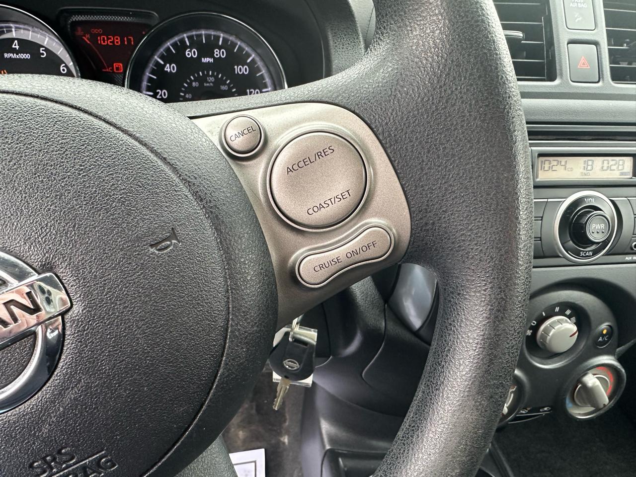 Nissan Versa 4dr Sdn CVT 1.6 SV 2012