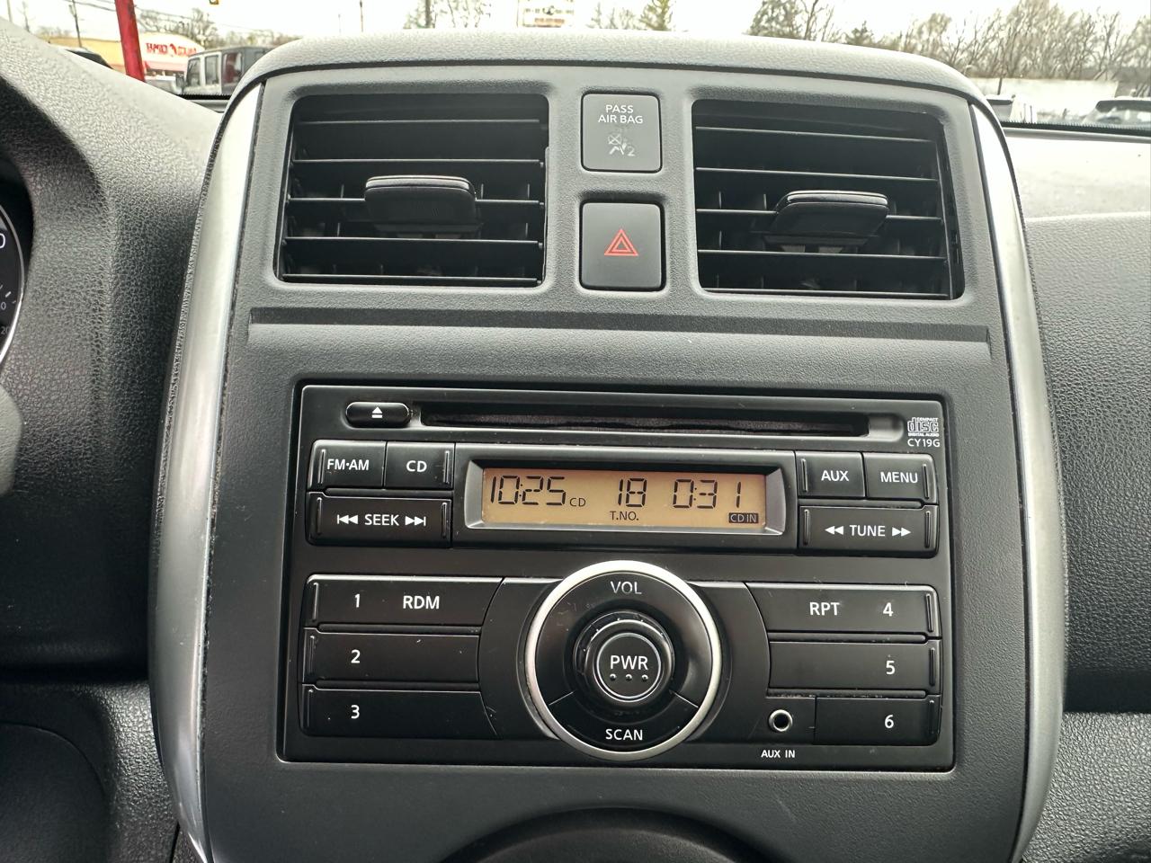 Nissan Versa 4dr Sdn CVT 1.6 SV 2012