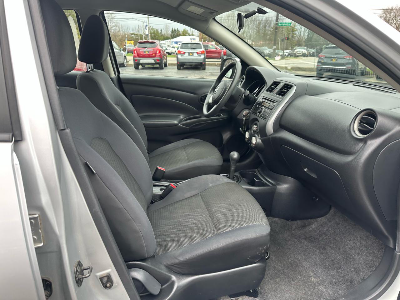 Nissan Versa 4dr Sdn CVT 1.6 SV 2012