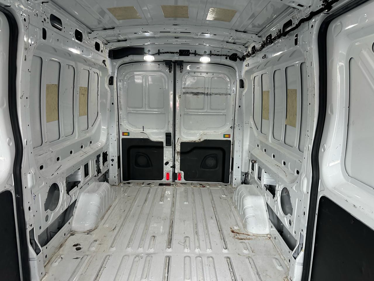 Ford Transit Van T-250 148" Med Rf 9000 GVWR Dual Dr 2018