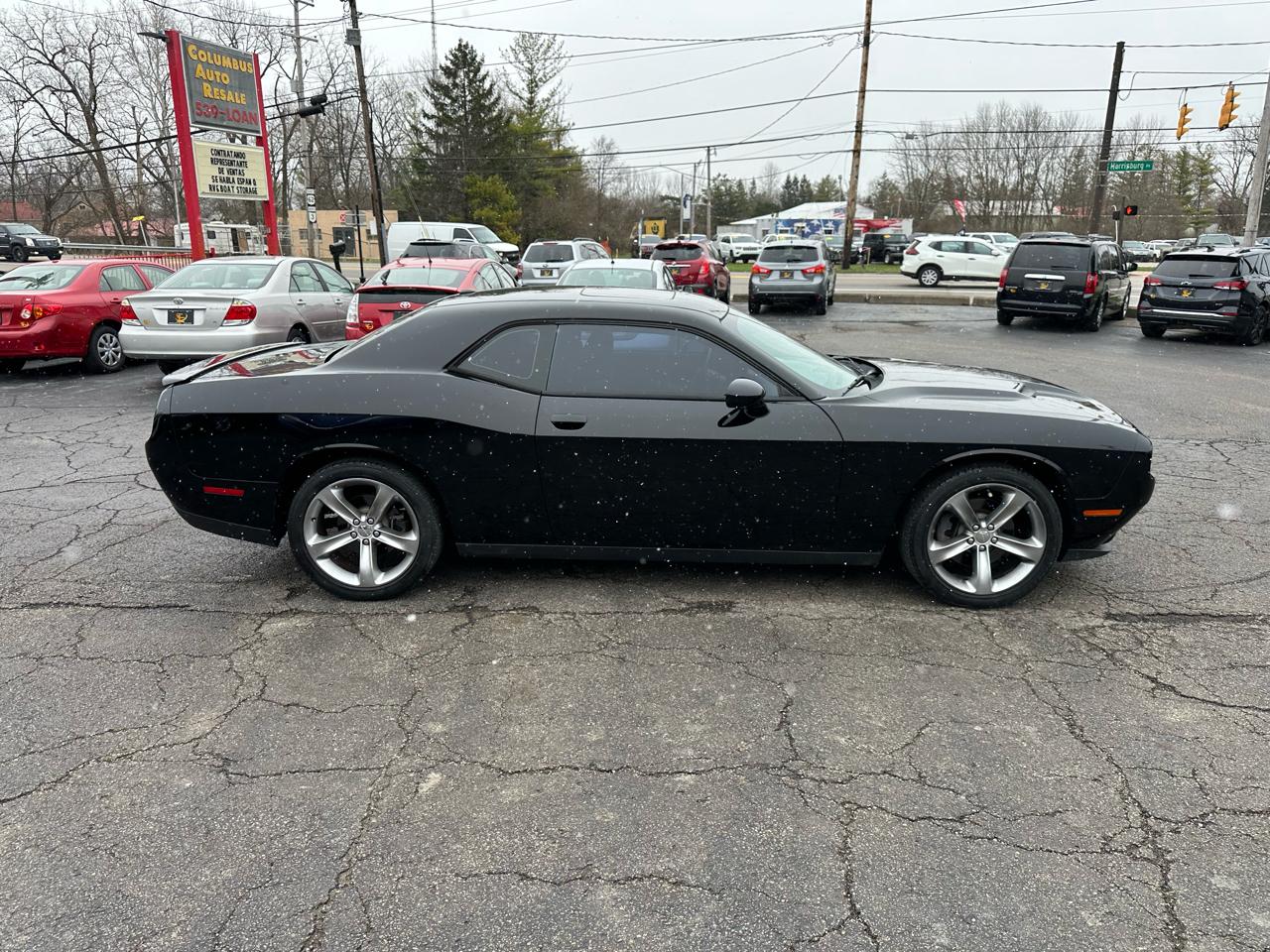 Dodge Challenger 2dr Cpe SXT 2016