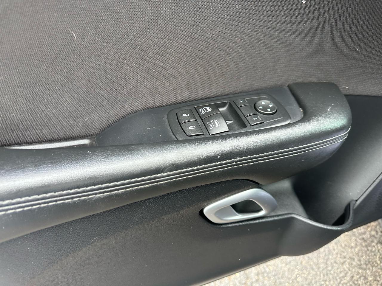 Dodge Challenger 2dr Cpe SXT 2016