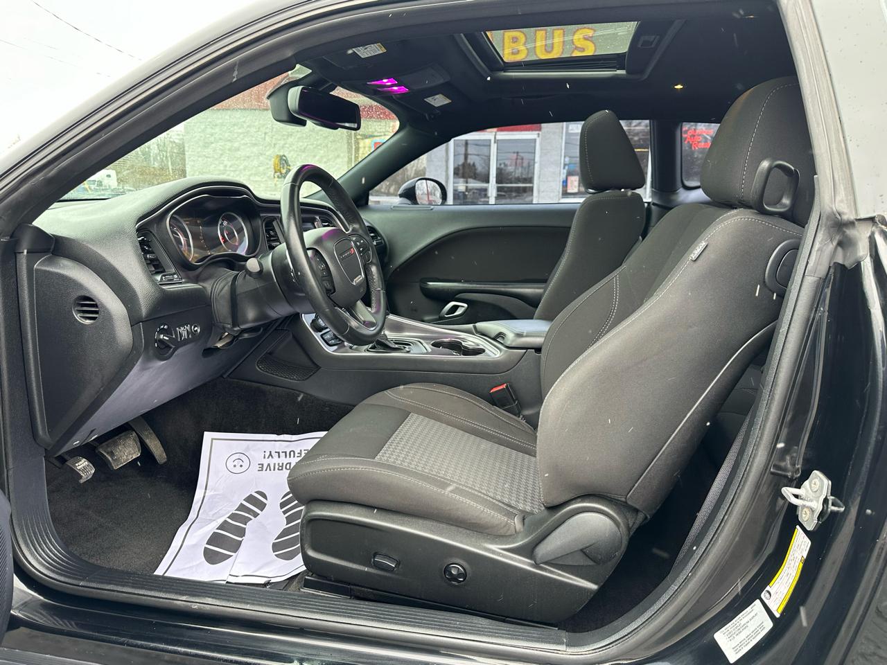 Dodge Challenger 2dr Cpe SXT 2016