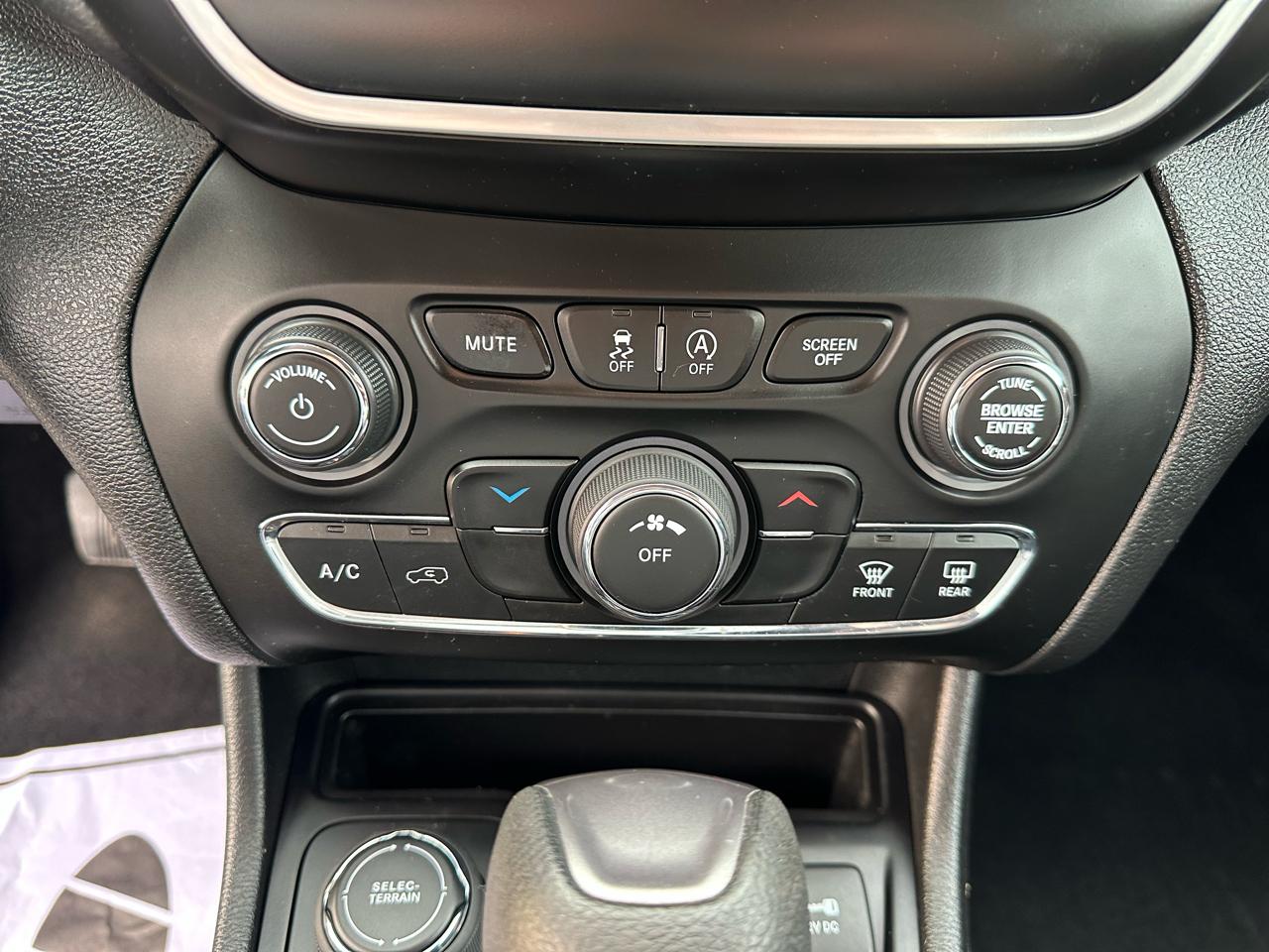 Jeep Cherokee Latitude 4x4 2019