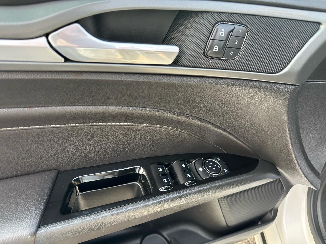 Ford Fusion 4dr Sdn Titanium FWD 2013