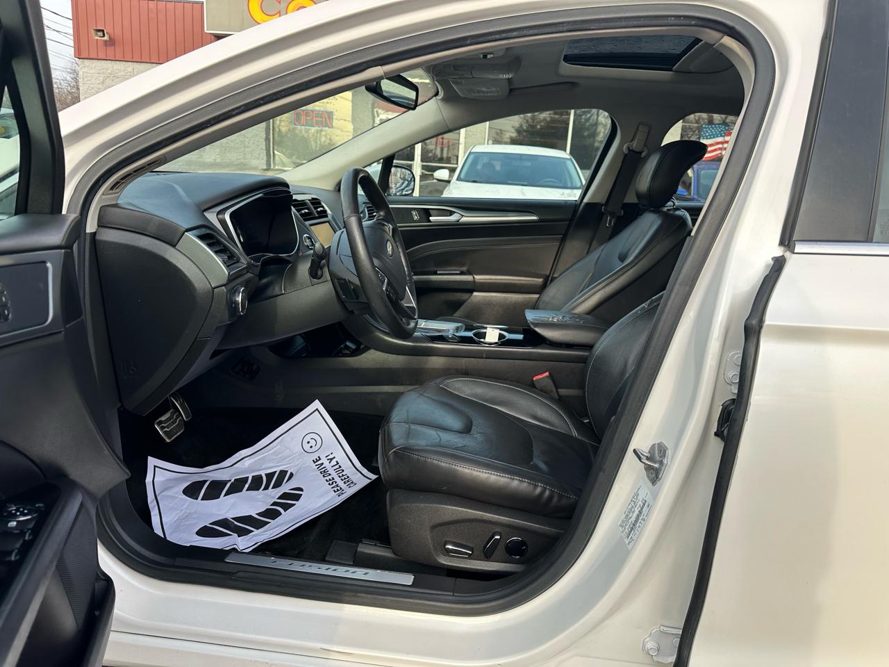 Ford Fusion 4dr Sdn Titanium FWD 2013