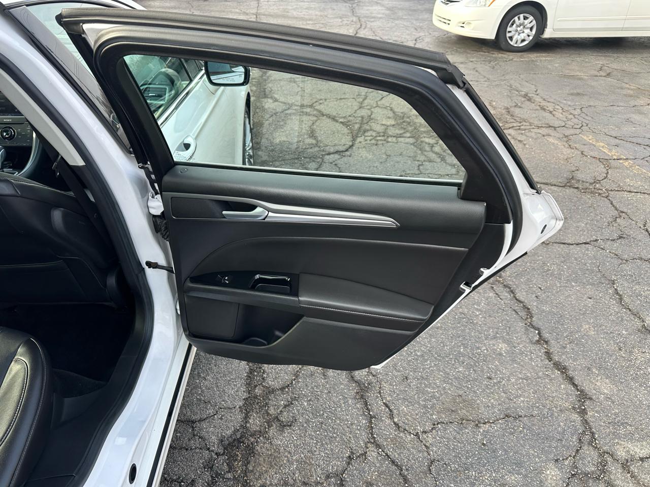 Ford Fusion 4dr Sdn Titanium FWD 2013