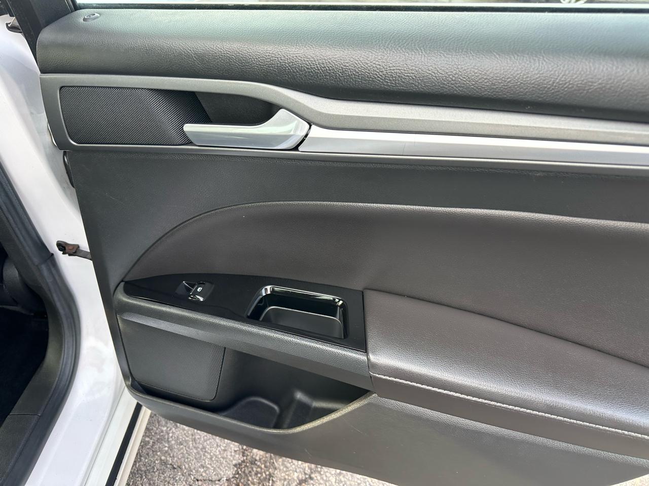 Ford Fusion 4dr Sdn Titanium FWD 2013