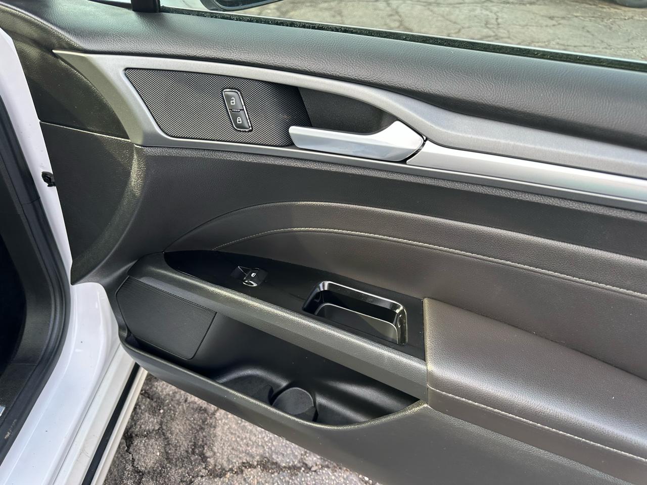 Ford Fusion 4dr Sdn Titanium FWD 2013