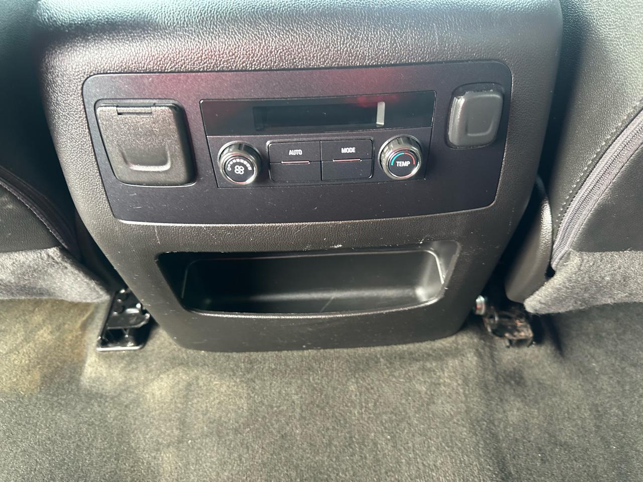 Chevrolet Tahoe 4WD 4dr LT 2016