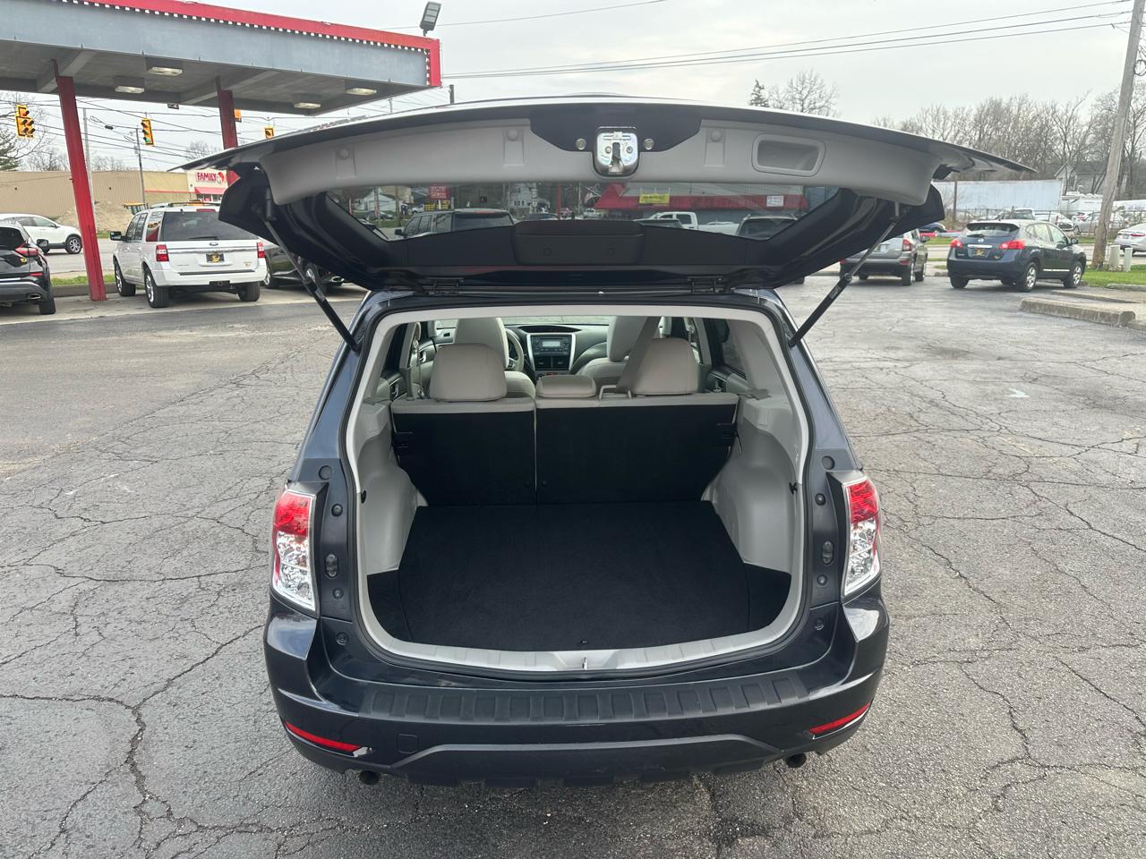 Subaru Forester 4dr Auto 2.5X Premium 2012