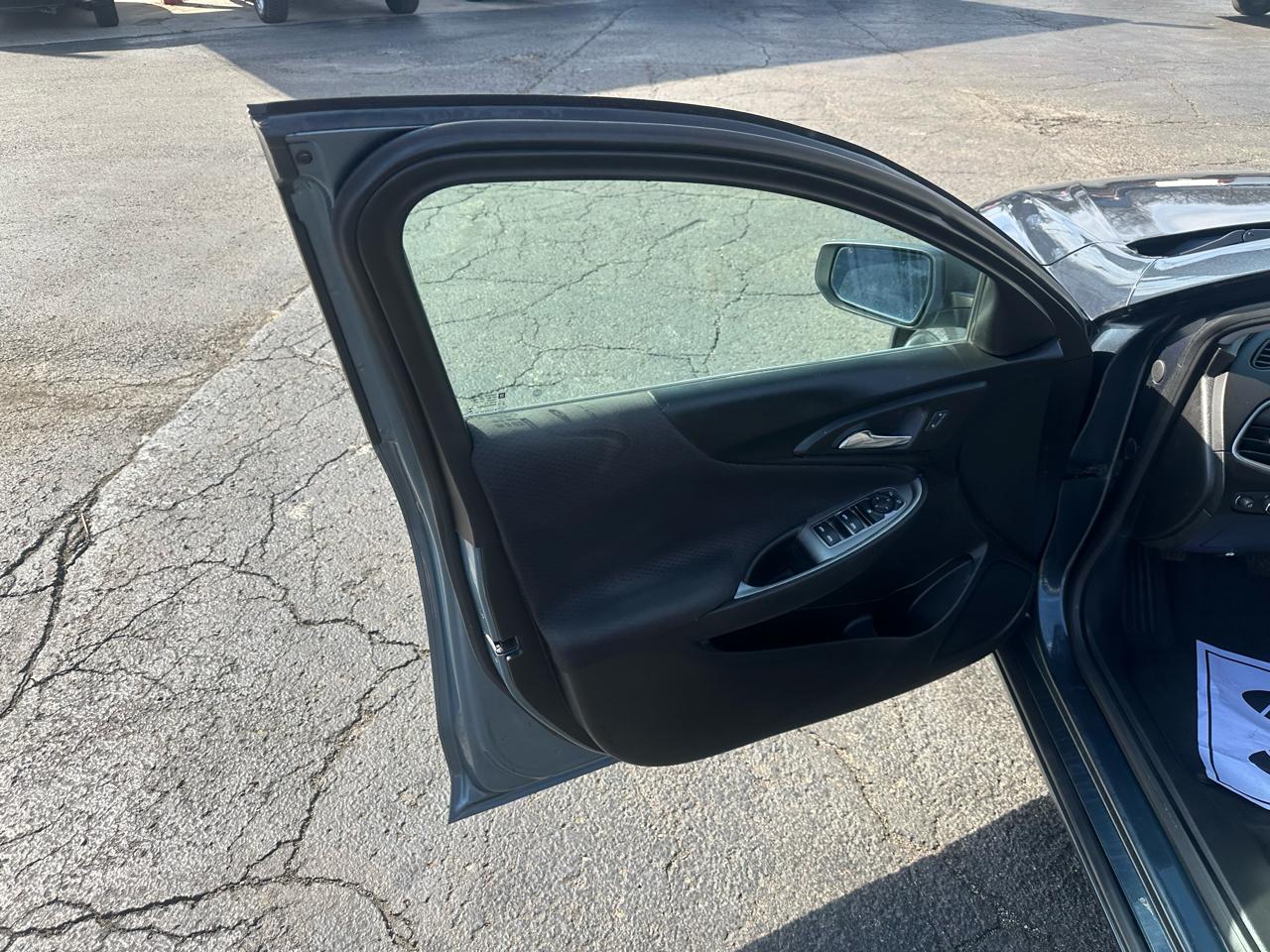 Chevrolet Malibu 4dr Sdn RS w/1SP 2019