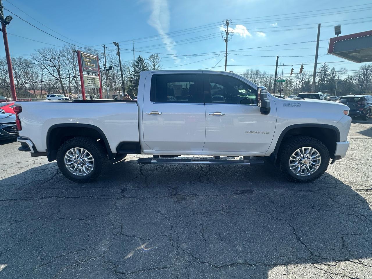 Chevrolet Silverado 3500HD 4WD Crew Cab 159" High Country 2022