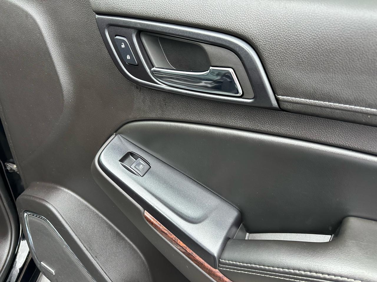 GMC Yukon 4WD 4dr SLT 2015