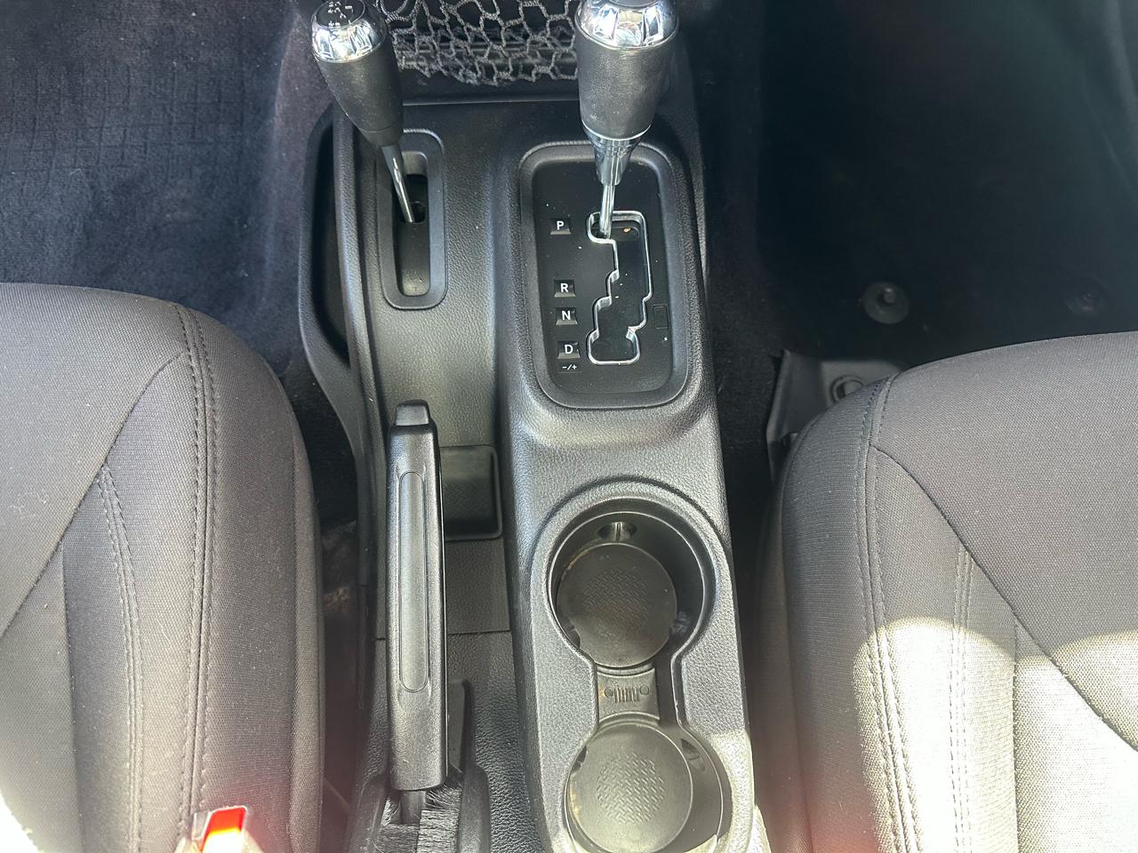 Jeep Wrangler Unlimited 4WD 4dr Sport 2015