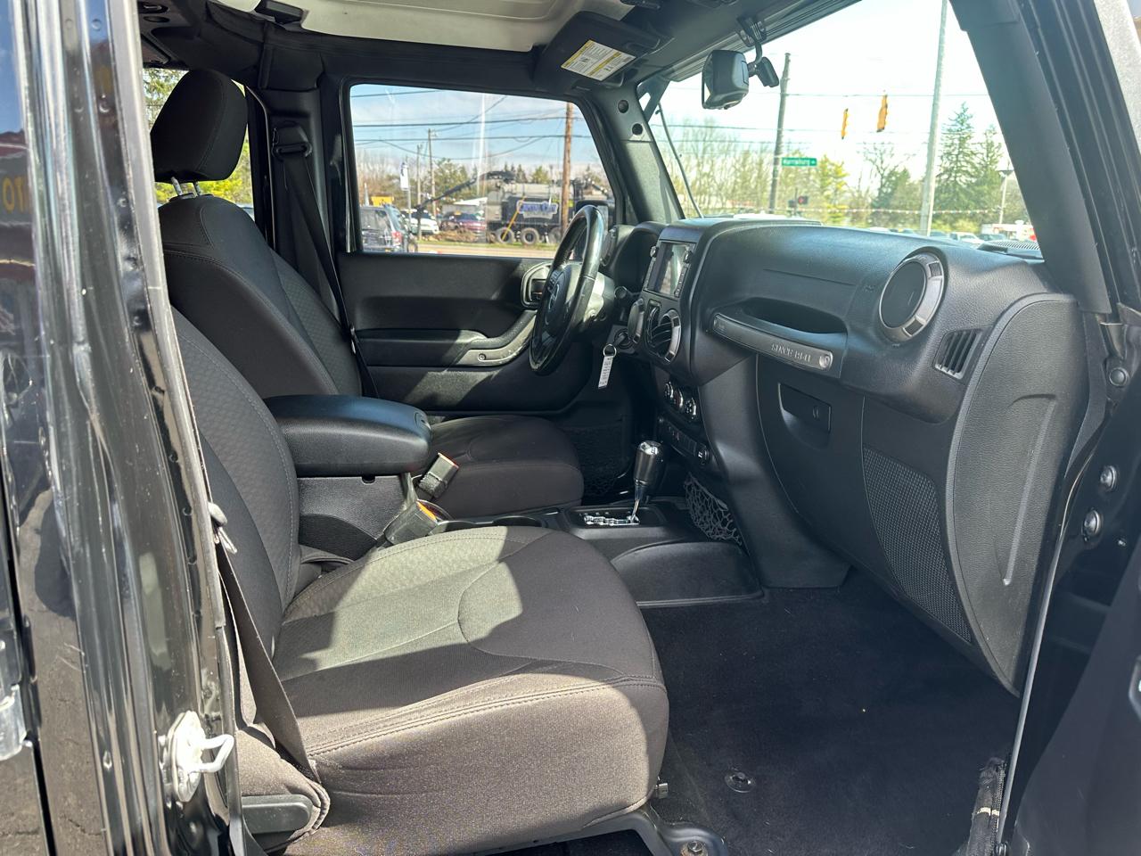 Jeep Wrangler Unlimited 4WD 4dr Sport 2015